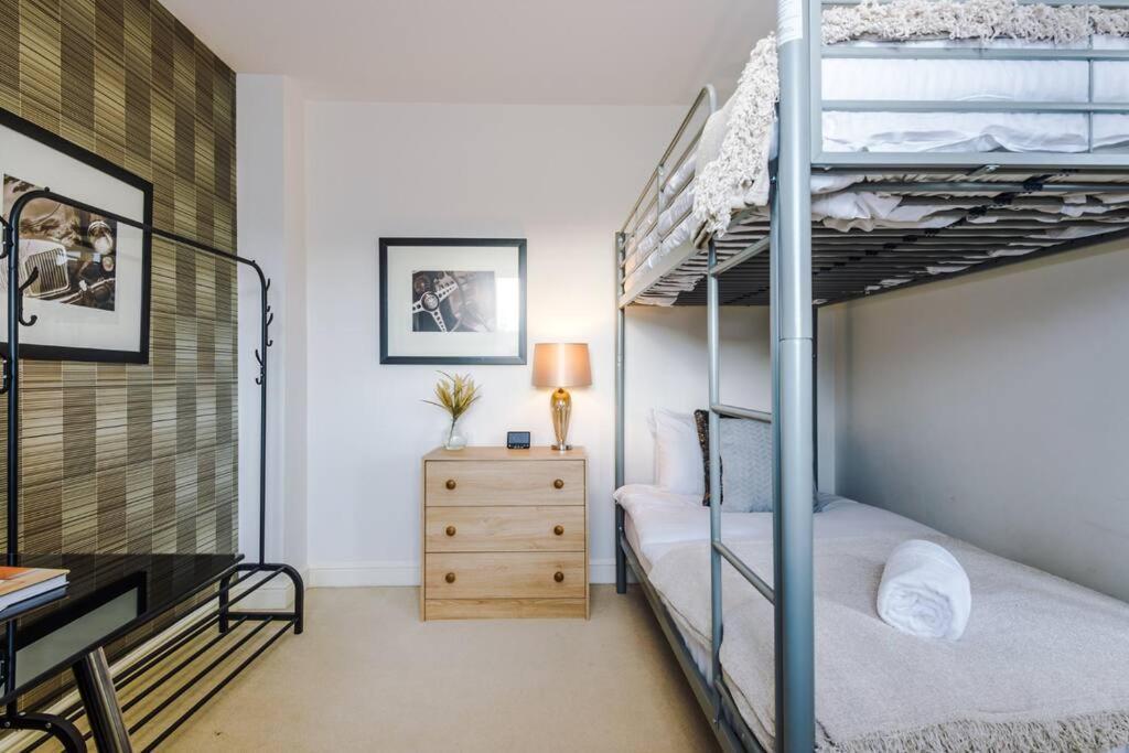 Stylish Townhouse Chester City Centre With Parking Exteriör bild